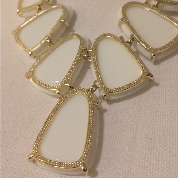 Kendra Scott White Harlow Statement Necklace - Picture 4 of 5